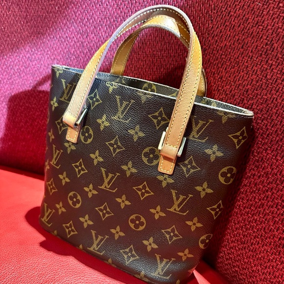Louis Vuitton Vivian Tote - Picture 2 of 10